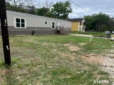 Mobile Home at 131 Shoshoni Dr Smithville, TX 78957
