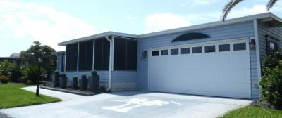 Photo 2 of 16 of home located at 1279 Tahiti Circle Davenport, FL 33897