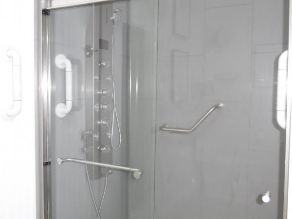 2005 Homes of Merit Mobile Home