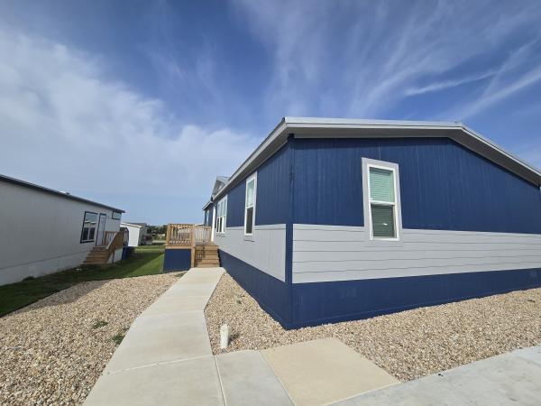 2024 Champion WS3256H32025 Mobile Home