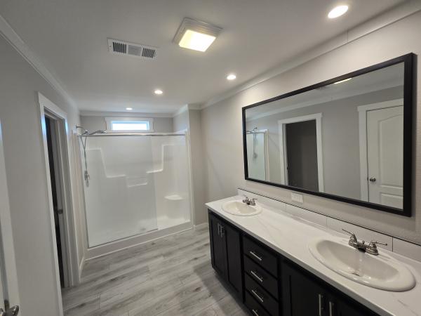 2024 Champion WS3256H32025 Mobile Home