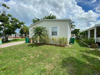 Photo 2 of 20 of home located at 10550 West State Rd 84 Lot #351 Fort Lauderdale, FL 33324