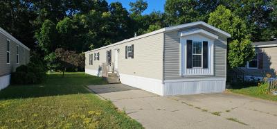 Mobile Home at 1449 Kenora Avenue Lot 573 Muskegon, MI 49444