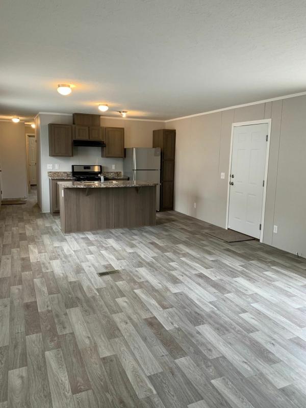 Photo 1 of 2 of home located at 3105 W 52nd Street Lot 204 Davenport, IA 52806