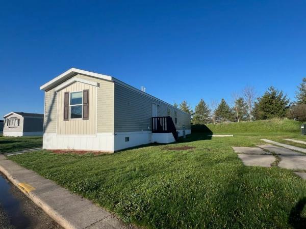 Photo 1 of 2 of home located at 1828 Western Drive SW Lot 127 Cedar Rapids, IA 52404