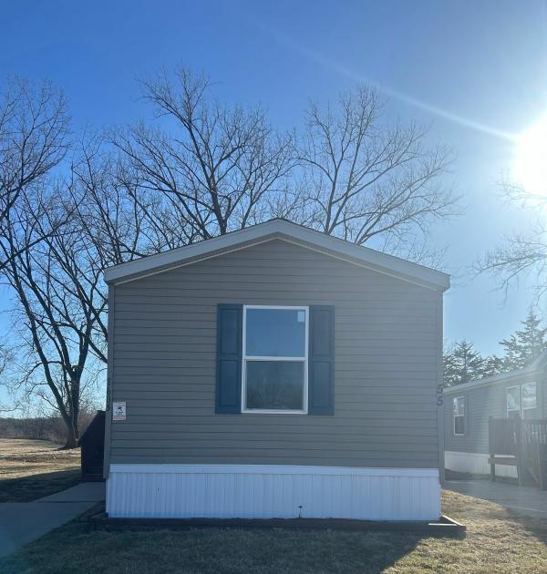 Photo 1 of 2 of home located at 1605 5th St. East, Lot# 55 Milan, IL 61264