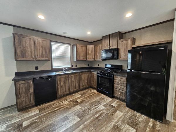 Photo 1 of 2 of home located at 5911 Glenda Drive Lot 465 Saginaw, MI 48601