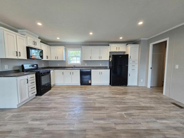 Photo 1 of 2 of home located at 2939 East Anita Drive Lot 115 Saginaw, MI 48601