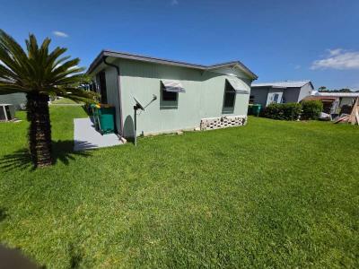 Photo 3 of 22 of home located at 8 Royal Dr Eustis, FL 32726