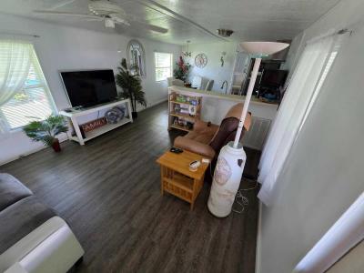 Photo 5 of 22 of home located at 8 Royal Dr Eustis, FL 32726