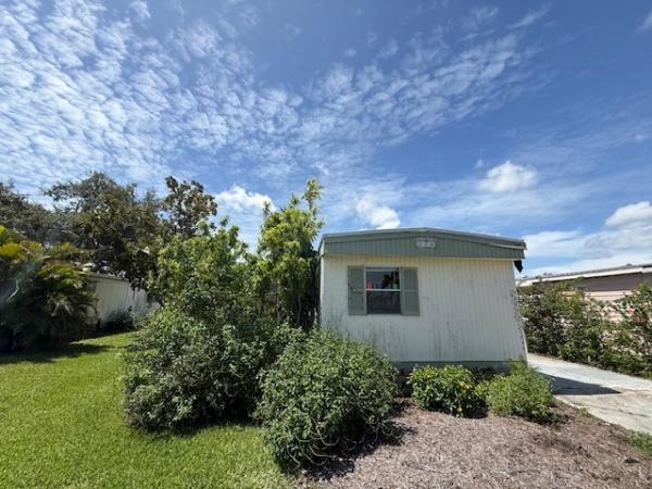 Photo 1 of 2 of home located at 4914 Whispering Wind Avenue Bradenton, FL 34203