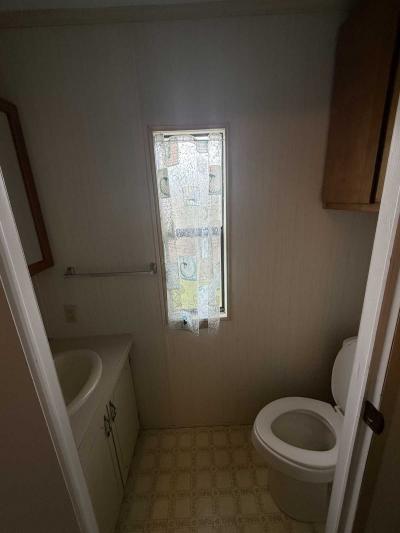 Photo 5 of 10 of home located at 701 Aqui Esta Drive Lot 62 Punta Gora, FL 33950
