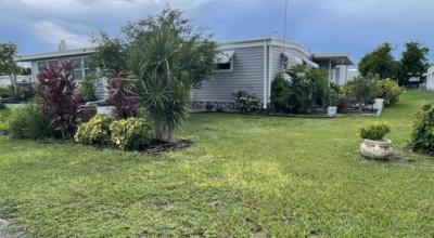 Photo 4 of 20 of home located at 620 57th Ave W Lot E-18 Bradenton, FL 34207