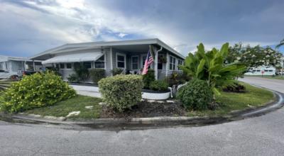 Photo 3 of 20 of home located at 620 57th Ave W Lot E-18 Bradenton, FL 34207