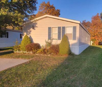 Photo 3 of 38 of home located at 573 Morel Dr. Wixom, MI 48393