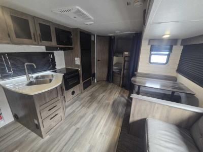 Mobile Home at 16860 Us Hwy 19 N, Lot 335 Clearwater, FL 33764