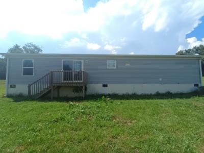 Photo 2 of 19 of home located at 239 Stadium Dr Westminster, SC 29693