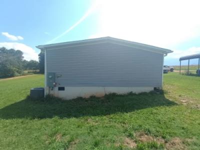 Photo 3 of 19 of home located at 239 Stadium Dr Westminster, SC 29693