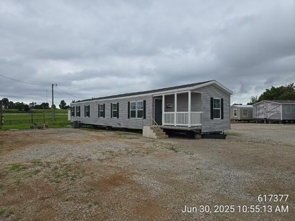 Photo 1 of 2 of home located at Hwy 59 Discount Homes, L.l.c. 18101 Linden Dr Neosho, MO 64850