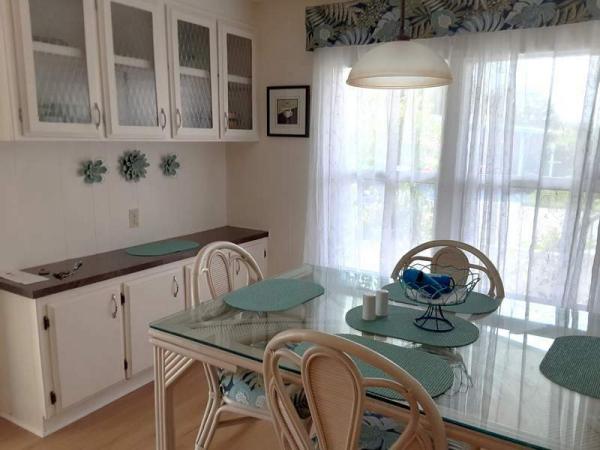 1980 Park Manufactured Home