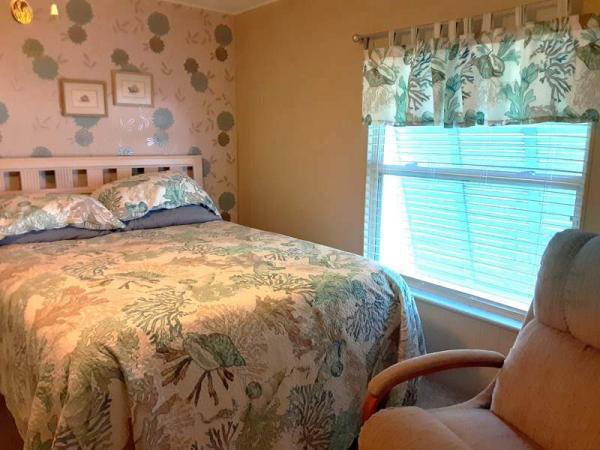 1980 Park Manufactured Home