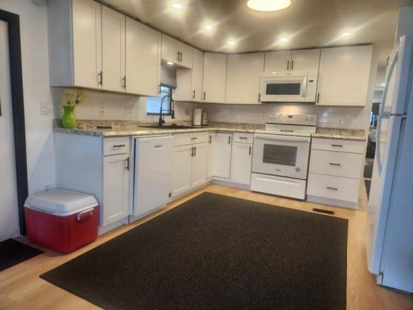 Photo 1 of 2 of home located at 5200 28th Street North, #310 Saint Petersburg, FL 33714