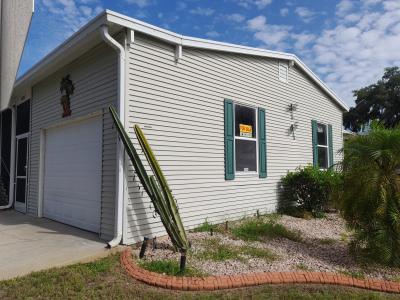 Photo 3 of 19 of home located at 35233 Jomar Ave Zephyrhills, FL 33541