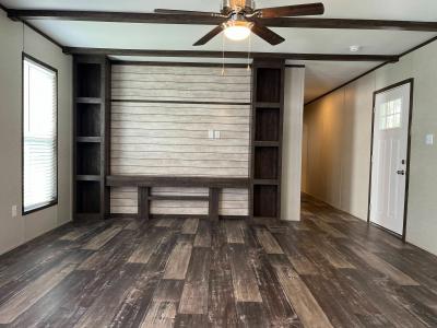 Photo 4 of 25 of home located at 116 Lillian #Ll116 Conroe, TX 77301