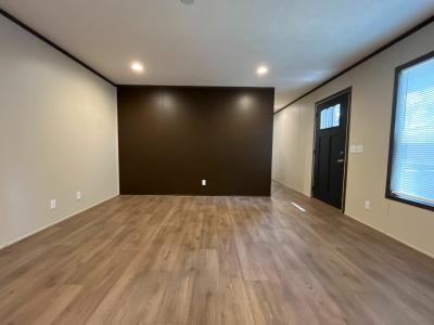 Photo 4 of 8 of home located at 117 Sharon #Sh117 Conroe, TX 77301