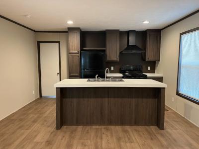 Photo 5 of 8 of home located at 117 Sharon #Sh117 Conroe, TX 77301