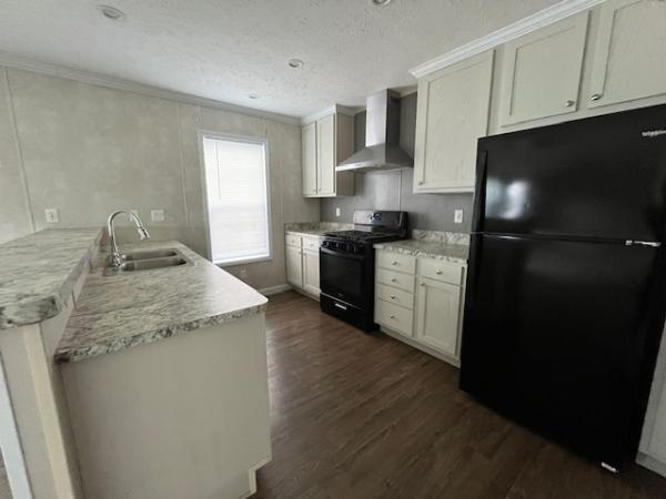 2021 FAIRMONT HOMES 430IN28483A  Home