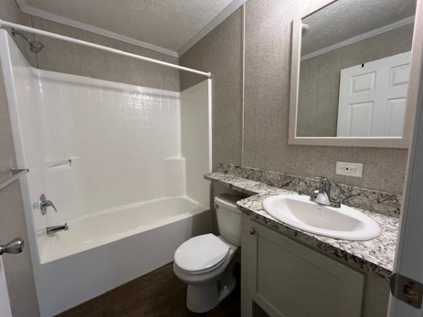 2021 FAIRMONT HOMES 430IN28483A  Home