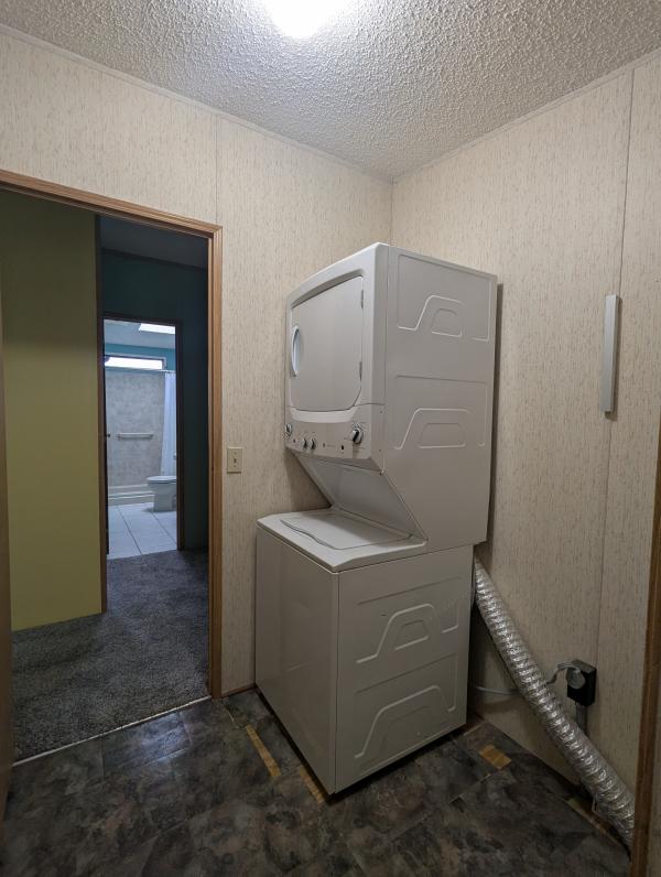 1990 FLEETWOOD SUNCREST Mobile Home