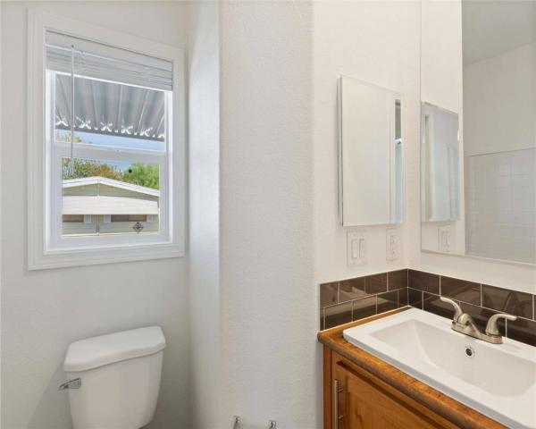 2022 51BBK18522AH21 Mobile Home