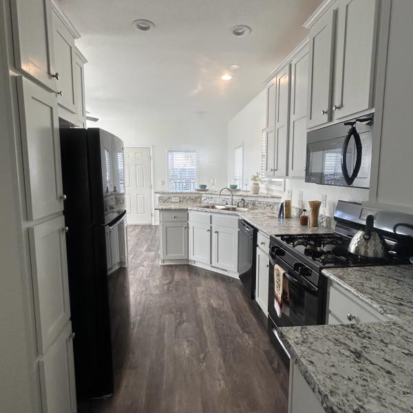 2023 51BBK18522AH23  Home