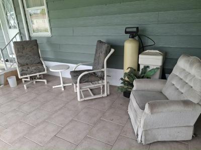 Photo 2 of 20 of home located at 41227 Whitmer Dr Zephyrhills, FL 33540