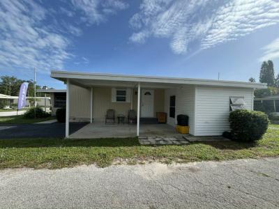Photo 2 of 20 of home located at 144 Hibiscus Drive Leesburg, FL 34788
