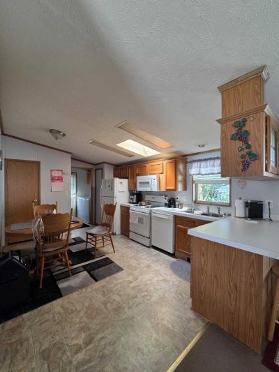 Photo 4 of 11 of home located at 297 Heartwood Dr Wixom, MI 48393