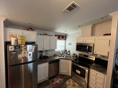 Photo 4 of 27 of home located at 410 Cobalt Ave Lakeland, FL 33815