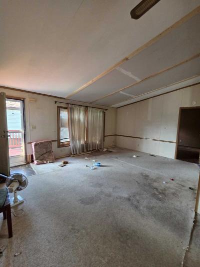 Photo 2 of 10 of home located at 564 Morel Dr. Wixom, MI 48393