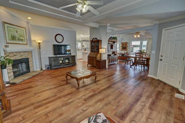 2004  Mobile Home For Sale