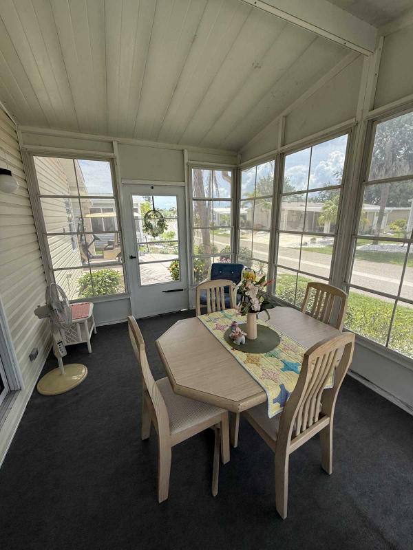 1993 Fleetwood Glenbrook Mobile Home
