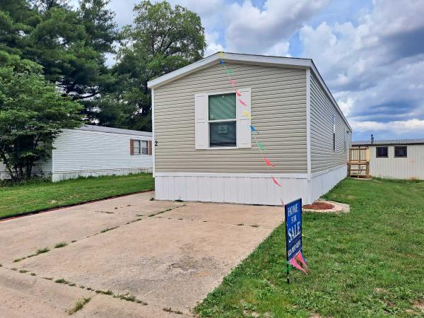 Photo 1 of 2 of home located at 2 Deerwood Park Centralia, IL 62801
