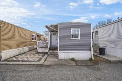 Photo 5 of 13 of home located at 21 Helen Dr Moonachie, NJ 07074