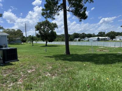 Photo 3 of 13 of home located at 350 Kingslake Drive Debary, FL 32713