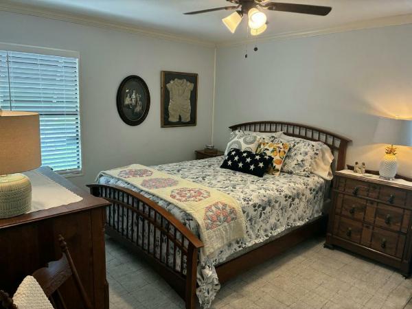 1986 HS Fuqua Manufactured Home
