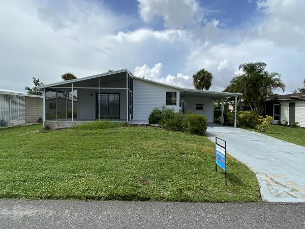 Photo 1 of 2 of home located at 5435 Sussex Lane Lot 501 Sarasota, FL 34233