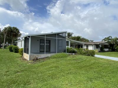 Photo 2 of 31 of home located at 5435 Sussex Lane Lot 501 Sarasota, FL 34233