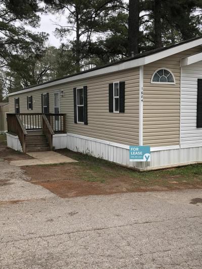 Mobile Home at 1604 Wildwood Huntsville, TX 77340