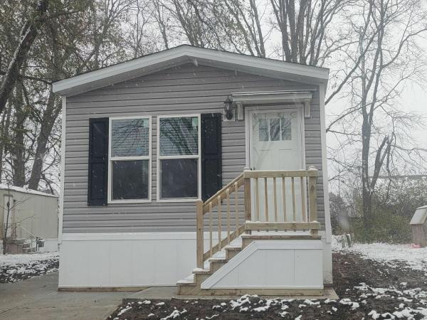 Photo 1 of 2 of home located at 2309 Oxford Dr. Lot 635 Indianapolis, IN 46234